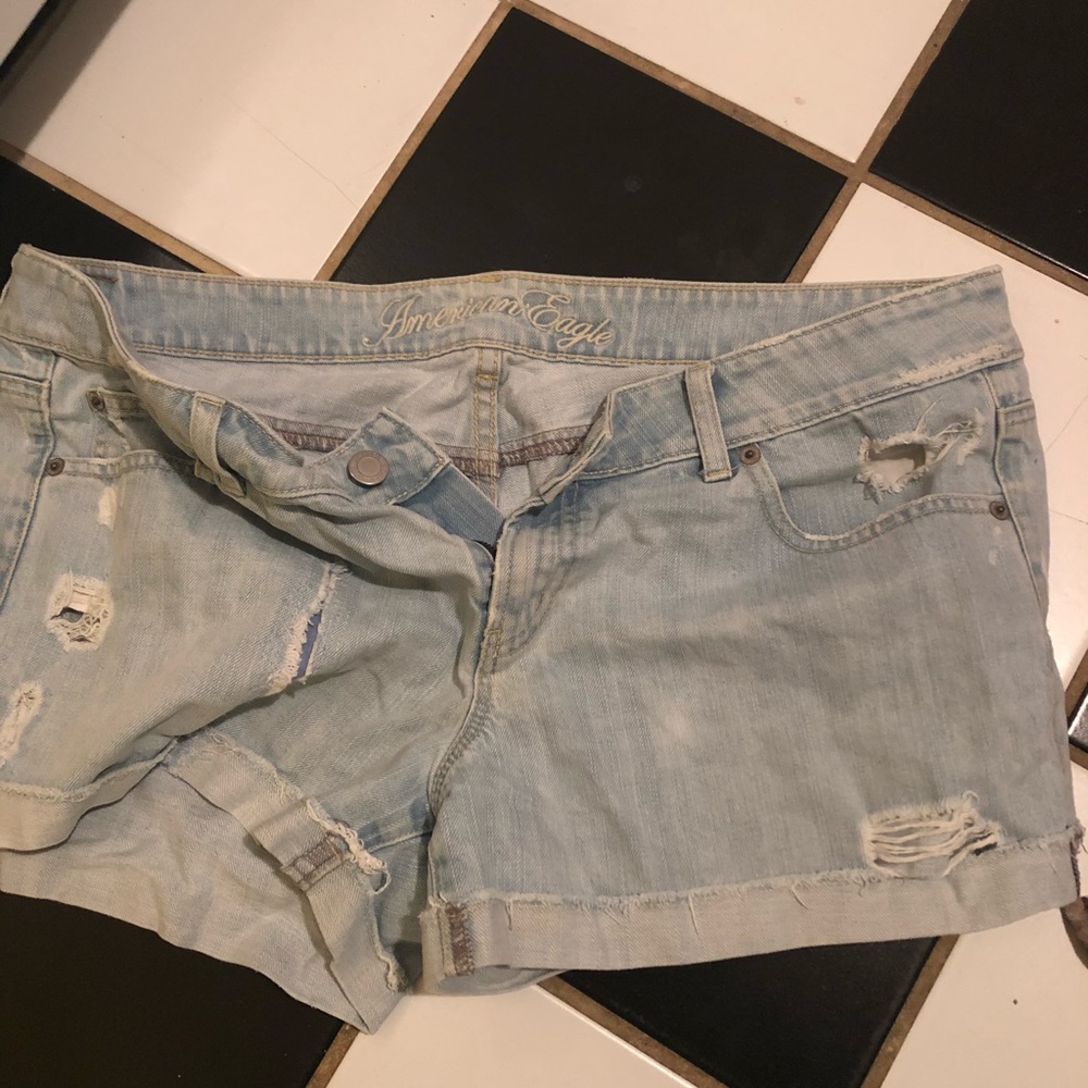 AE WOMANS SHORTS 16